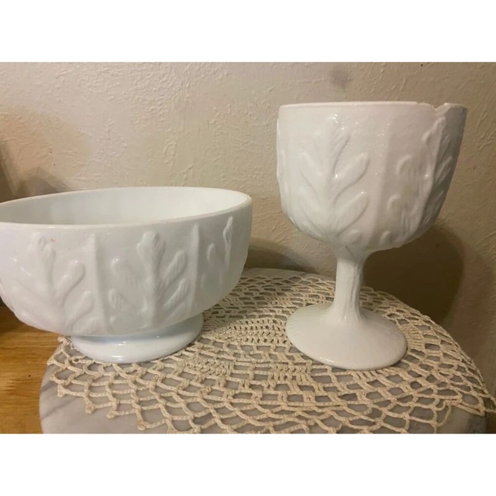 Vintage 1975 FTD White Milk Glass Oak Leaf Pattern Footed Bowl & Compote Set